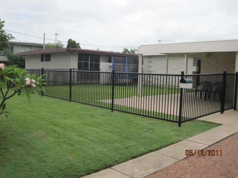 8 Sallows Street, Pallarenda QLD 4810