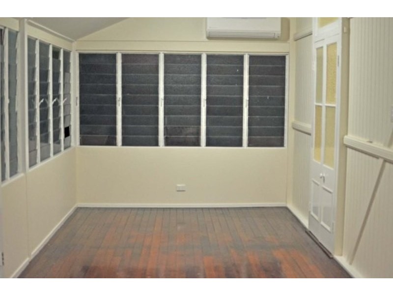 63 Tenth Avenue, Railway Estate QLD 4810