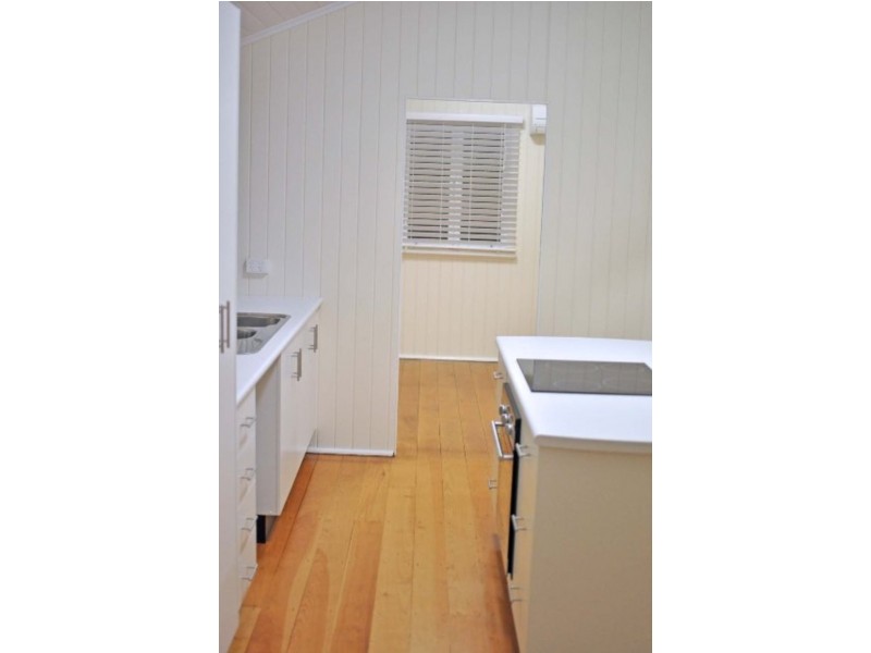 63 Tenth Avenue, Railway Estate QLD 4810