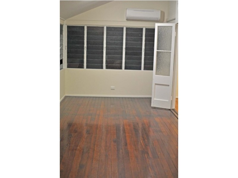 63 Tenth Avenue, Railway Estate QLD 4810