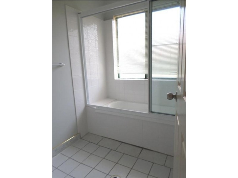 9  Raven Court, Kelso QLD 4815