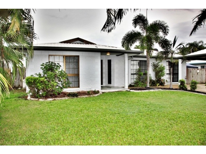23  Amber Avenue, Rasmussen QLD 4815