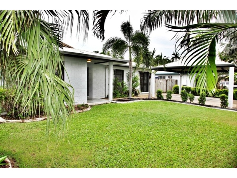 23  Amber Avenue, Rasmussen QLD 4815