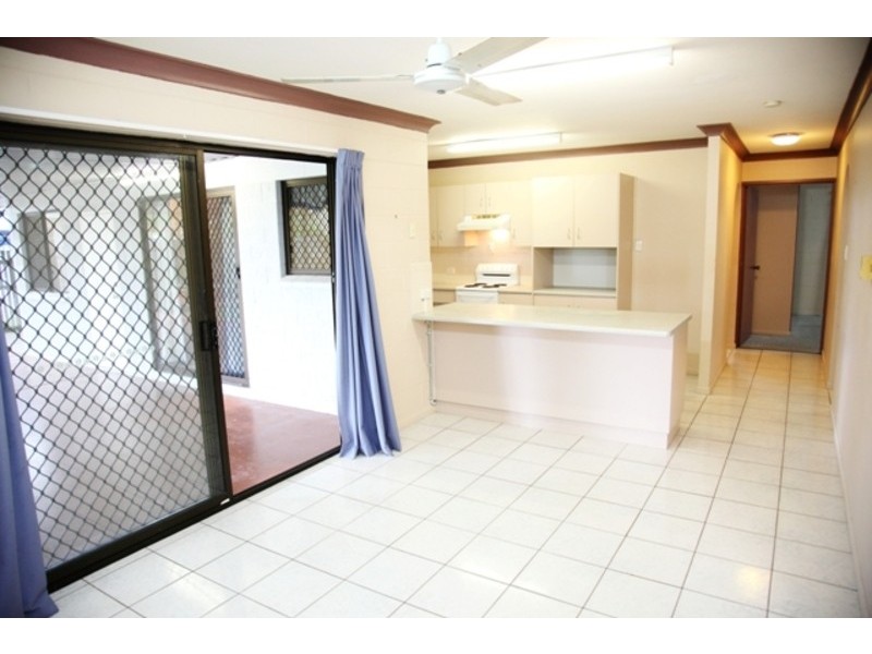 23  Amber Avenue, Rasmussen QLD 4815