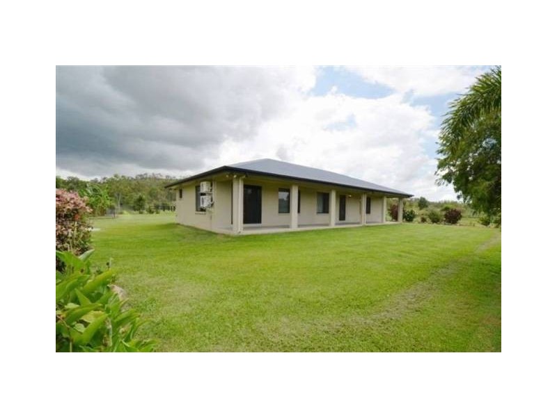 224 Valley Drive, Oak Valley QLD 4811