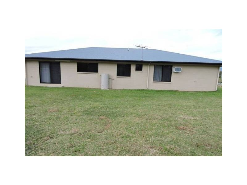 224 Valley Drive, Oak Valley QLD 4811