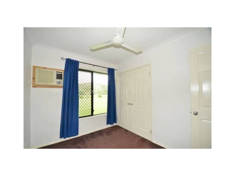 224 Valley Drive, Oak Valley QLD 4811