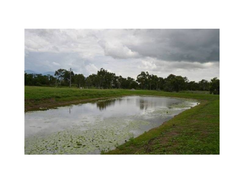 224 Valley Drive, Oak Valley QLD 4811