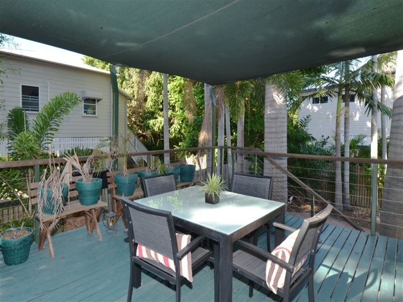 3 John Street, West End QLD 4810