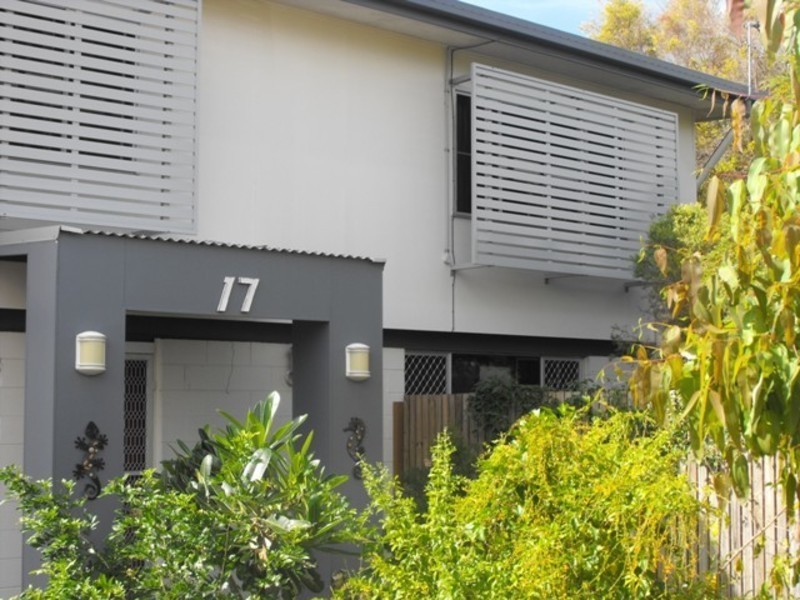 * Banksia Street, Kirwan QLD 4817