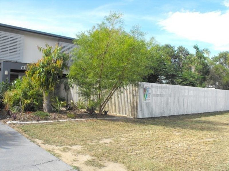 * Banksia Street, Kirwan QLD 4817