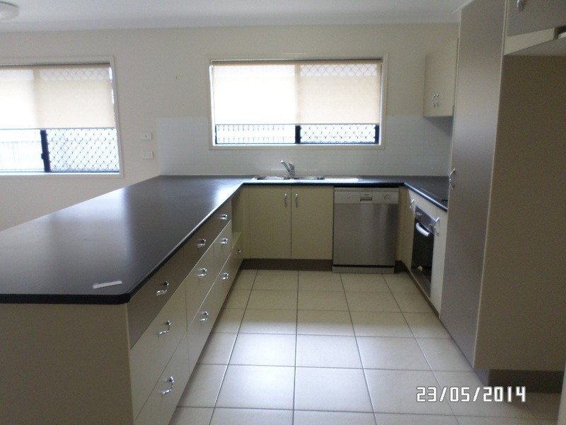 11 Parklands Drive, Mount Louisa QLD 4814