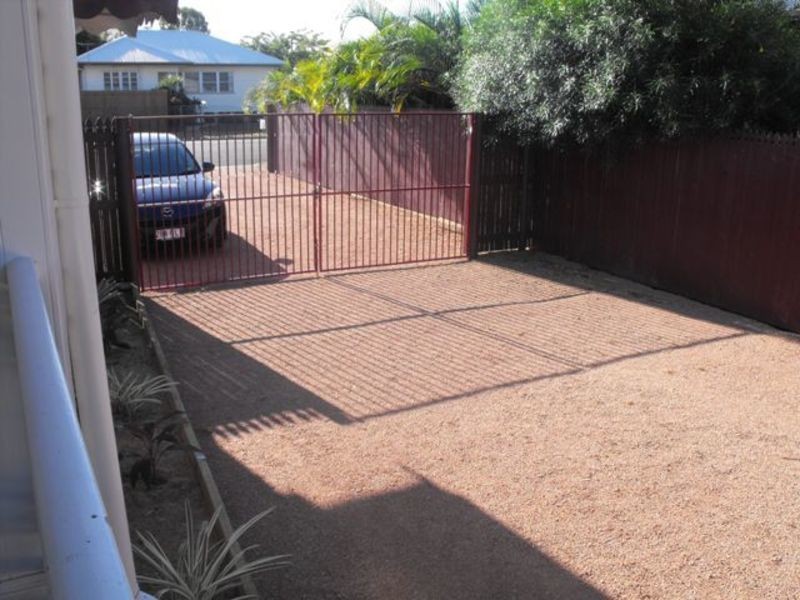 12 Parsons Street, Gulliver QLD 4812