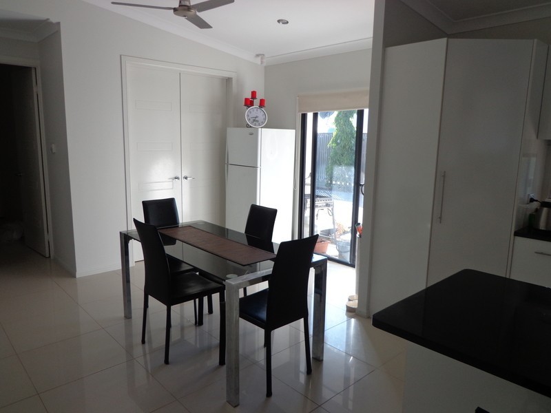 * Narwee Place, Douglas QLD 4814