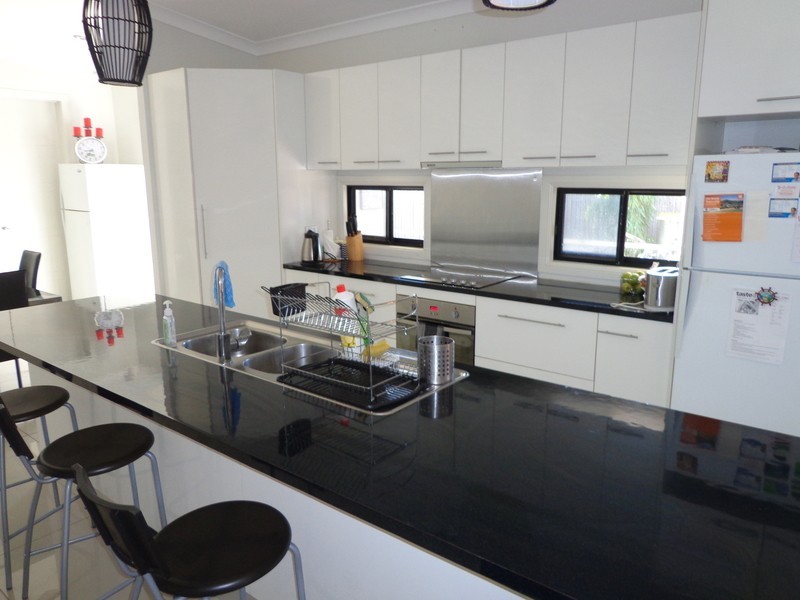 * Narwee Place, Douglas QLD 4814