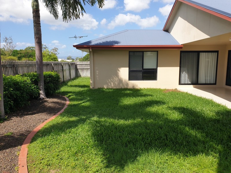 1 Calliandra Court, Mount Louisa QLD 4814