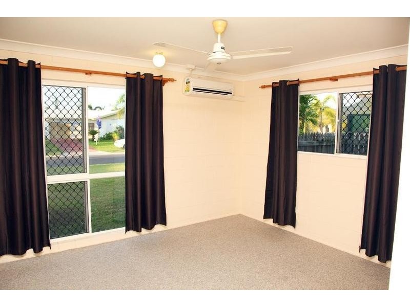 10 Amber Avenue, Rasmussen QLD 4815