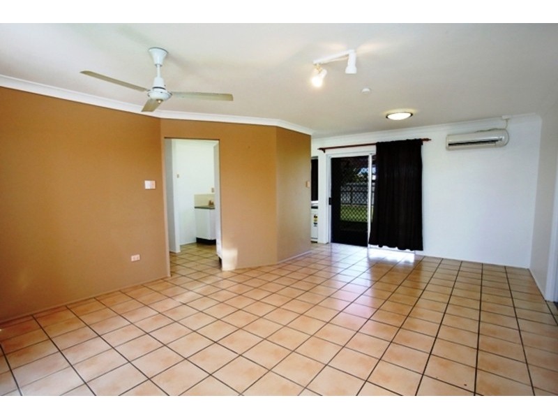 10 Amber Avenue, Rasmussen QLD 4815