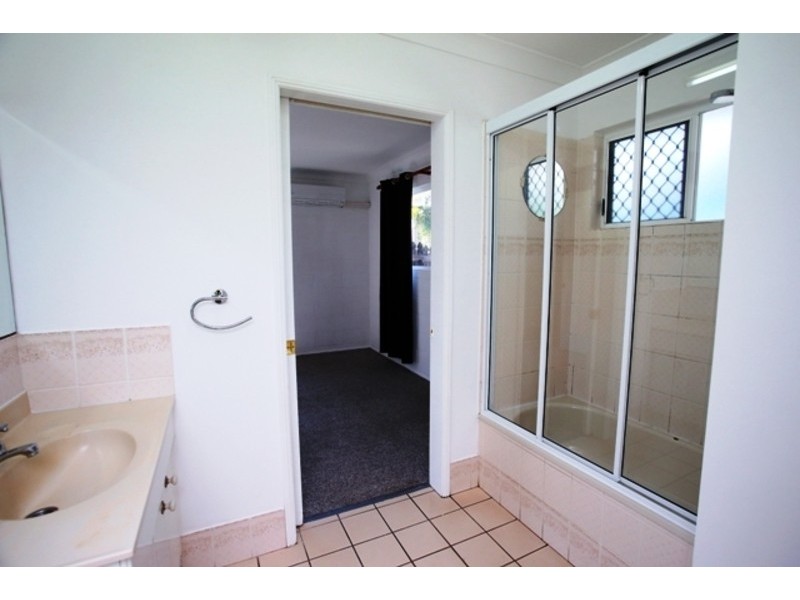 10 Amber Avenue, Rasmussen QLD 4815