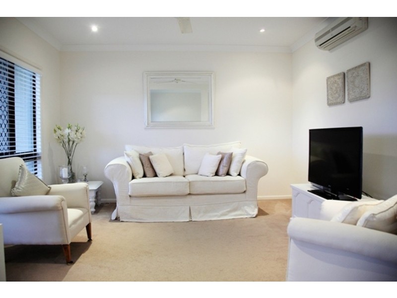 4 Canthium Court, Mount Louisa QLD 4814