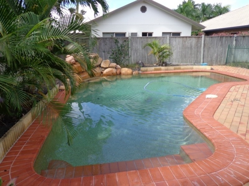* Fiesta Court, Kirwan QLD 4817