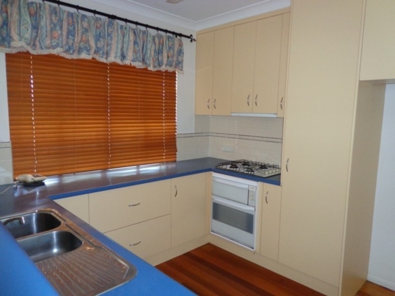 * Fiesta Court, Kirwan QLD 4817