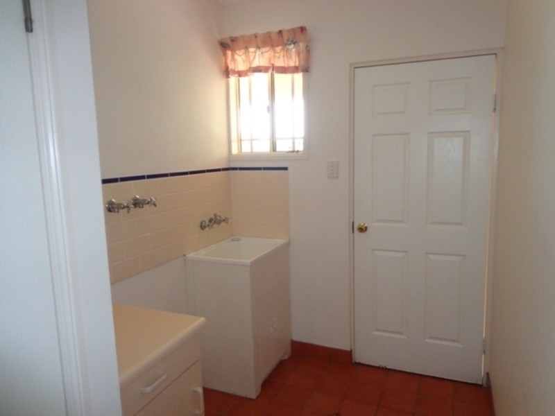 * Fiesta Court, Kirwan QLD 4817