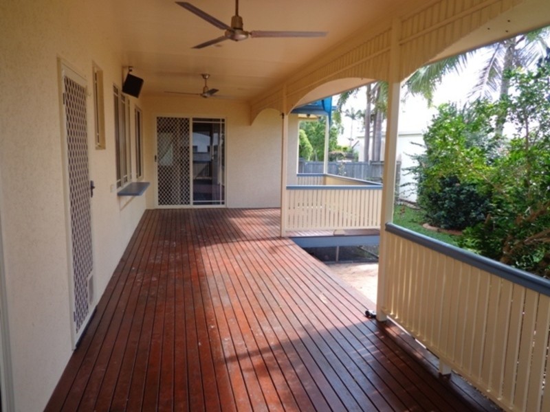 * Fiesta Court, Kirwan QLD 4817