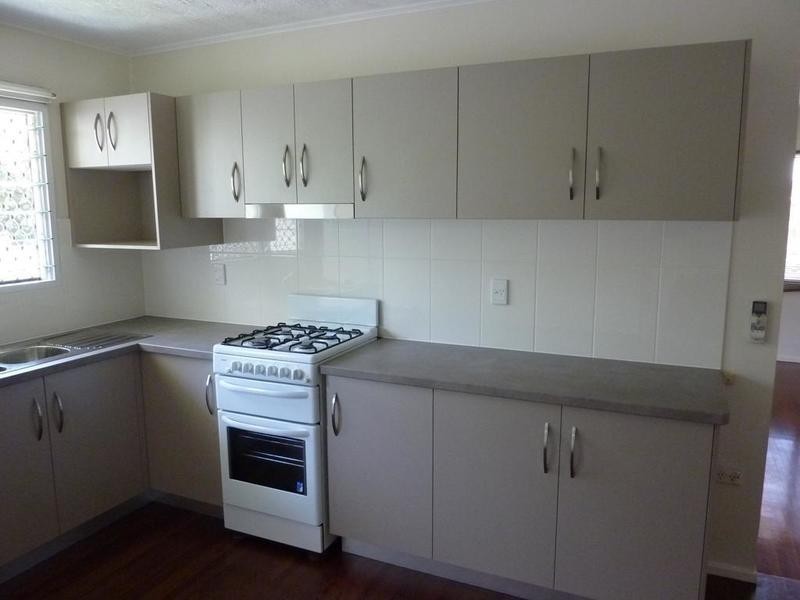 * Bundock Street, Belgian Gardens QLD 4810