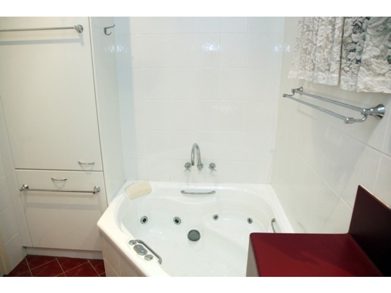 128 Queens Road, Hermit Park QLD 4812