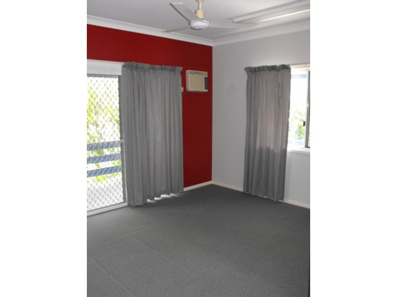 128 Queens Road, Hermit Park QLD 4812