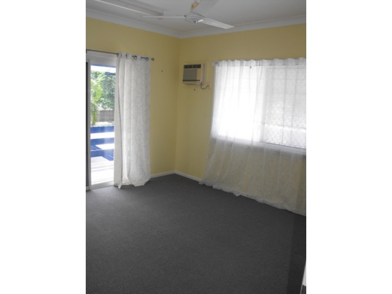 128 Queens Road, Hermit Park QLD 4812