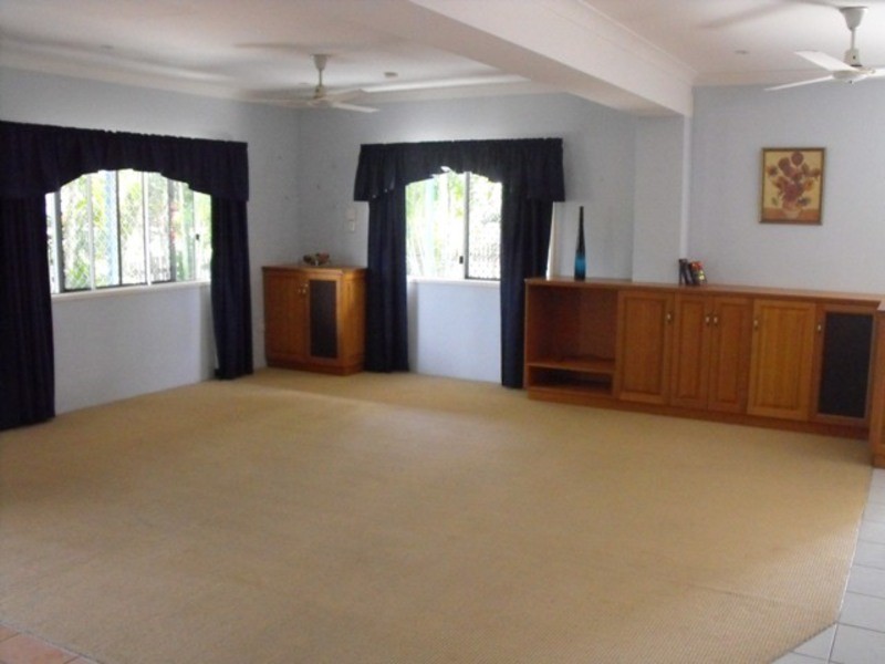 128 Queens Road, Hermit Park QLD 4812