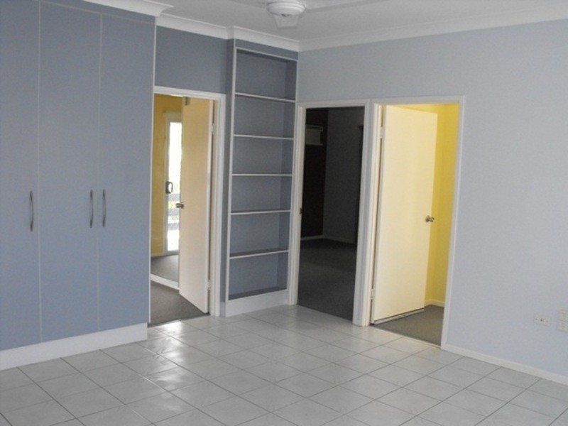 128 Queens Road, Hermit Park QLD 4812