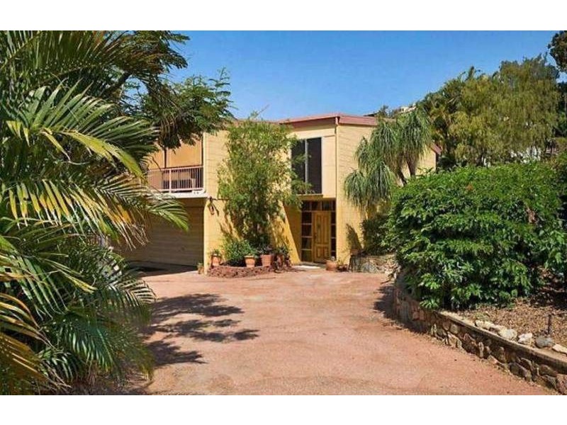 * St James Drive, Belgian Gardens QLD 4810