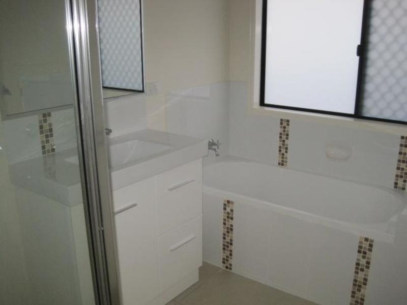 ** Mannikin Way, Bohle Plains QLD 4817