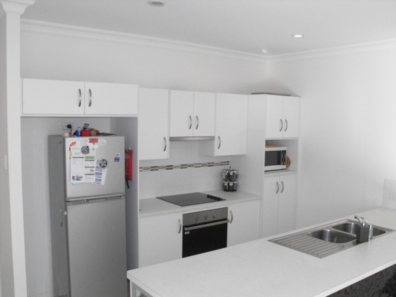 * Shoalhaven Circuit, Bohle Plains QLD 4817