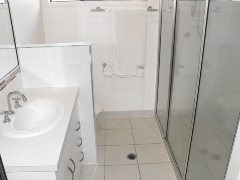 * Shoalhaven Circuit, Bohle Plains QLD 4817