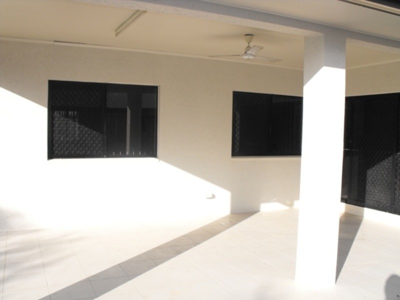 * Shoalhaven Circuit, Bohle Plains QLD 4817