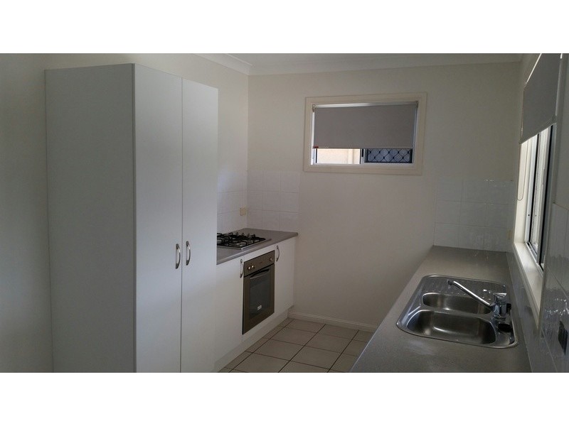 * Bluewren Drive, Kelso QLD 4815