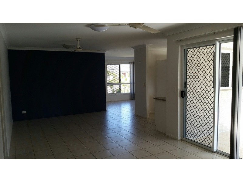 * Bluewren Drive, Kelso QLD 4815
