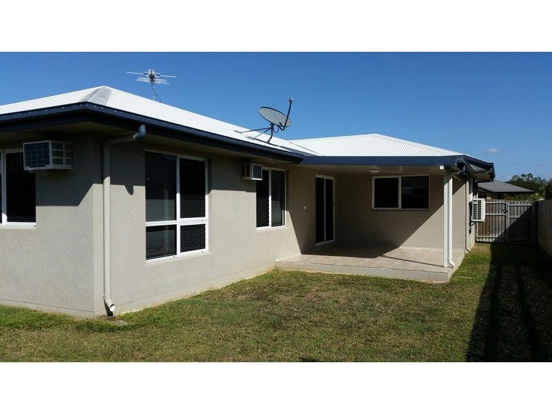 * Bluewren Drive, Kelso QLD 4815