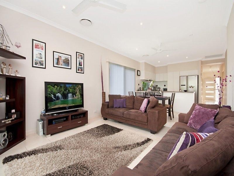 * Derwent Circuit, Kelso QLD 4815