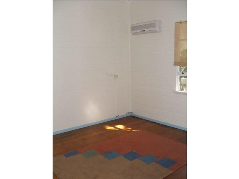 50 Macrossan Street, South Townsville QLD 4810