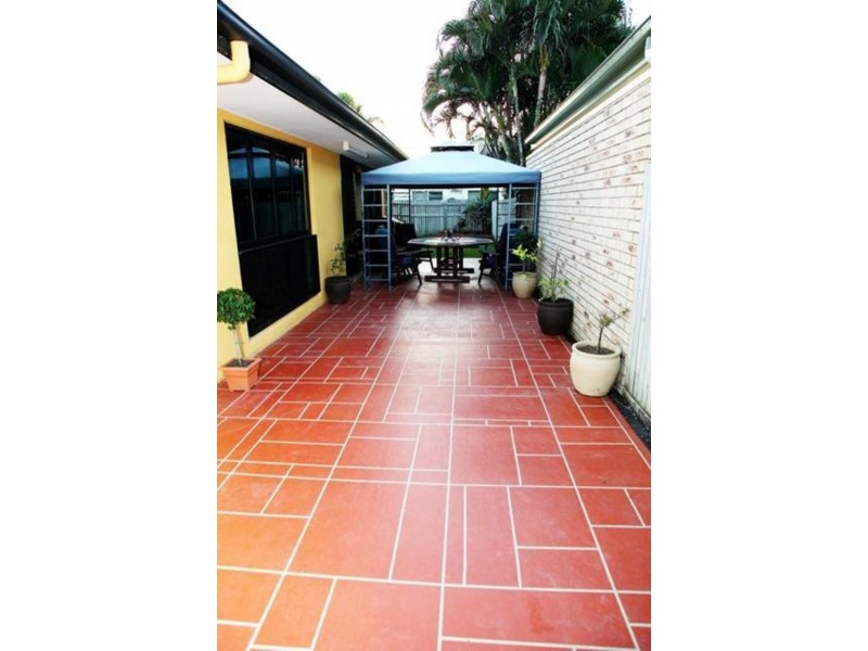 *  Eureka Crescent, Kirwan QLD 4817