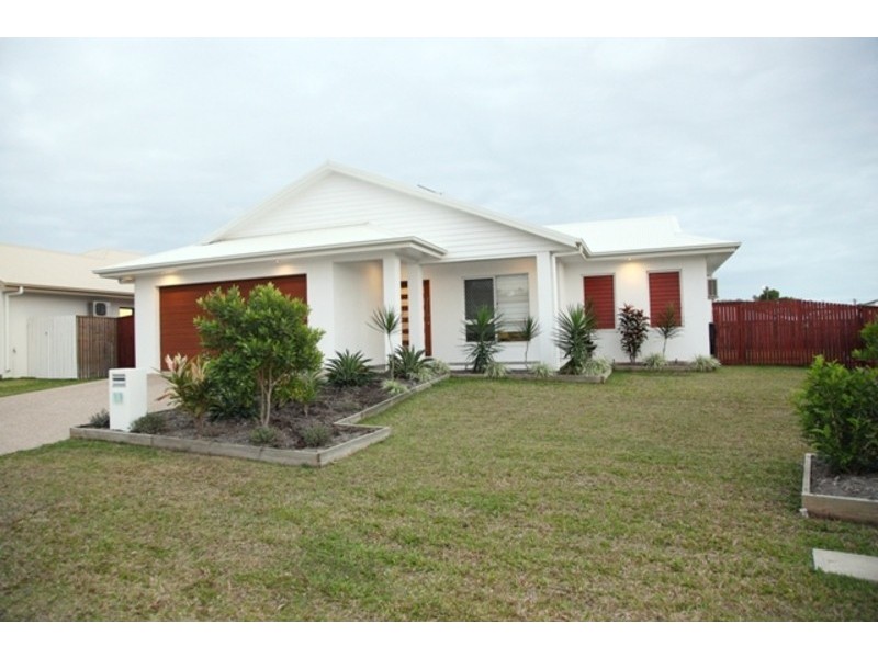 13 Rattray Street, Bushland Beach QLD 4818