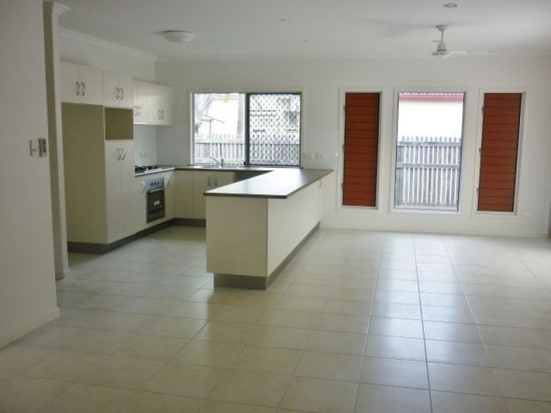 * Mooney Street, Gulliver QLD 4812