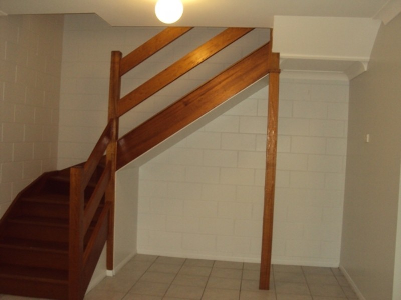 1/70 Queens Road, Hermit Park QLD 4812