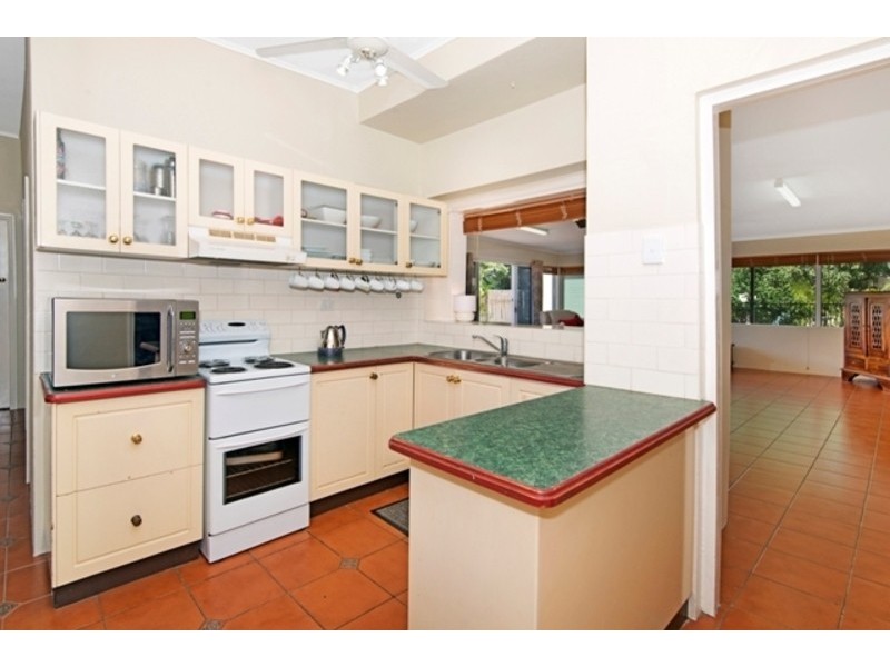 4 Gladstone Street, Pimlico QLD 4812