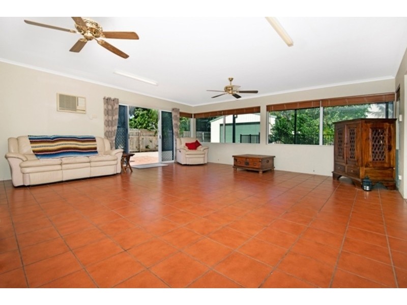 4 Gladstone Street, Pimlico QLD 4812